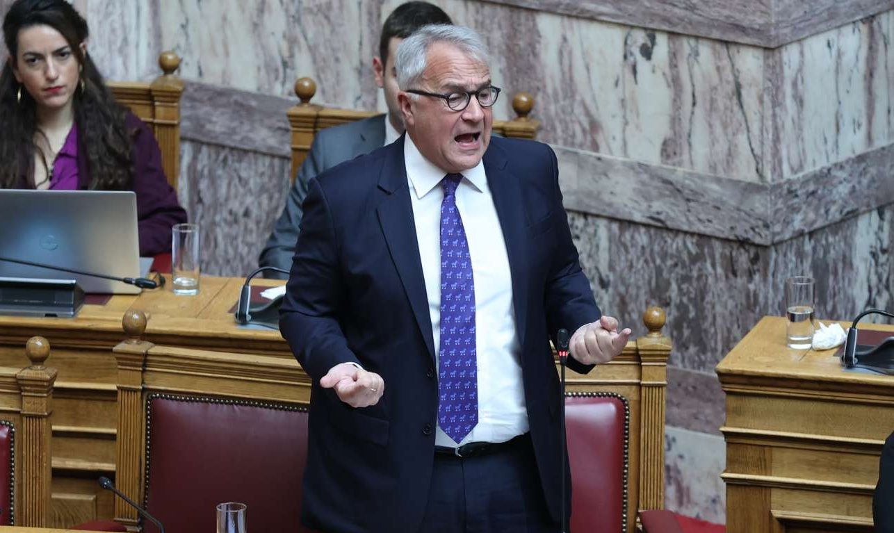 Ο Βορίδης επιμένει: «Δεν ισχύει το επιχείρημα της ισότητας ετερόφυλων και ομόφυλων ζευγαριών»