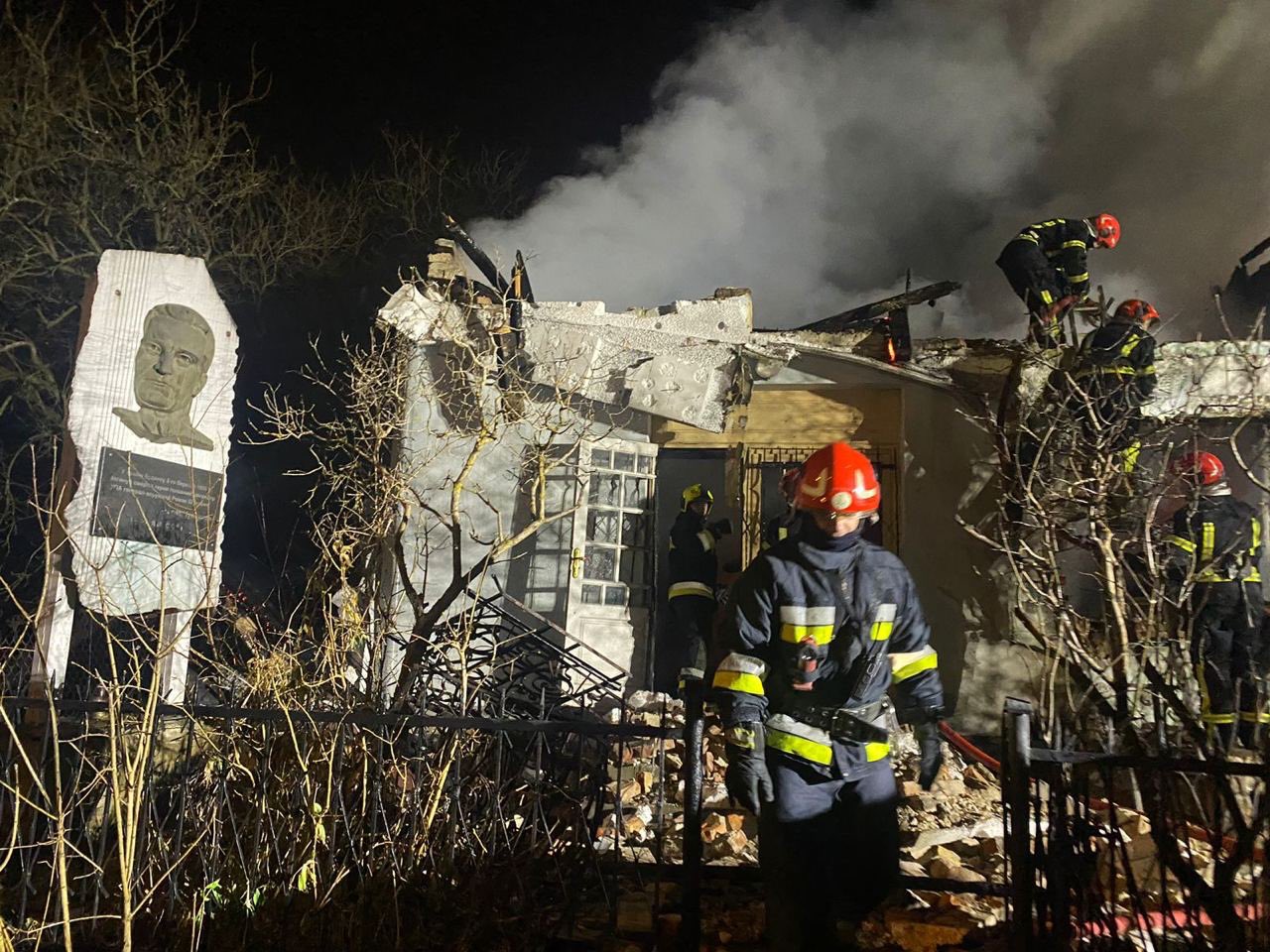 Ουκρανία: «Ποδαρικό» με ρωσικούς αλλά και ουκρανικούς βομβαρδισμούς