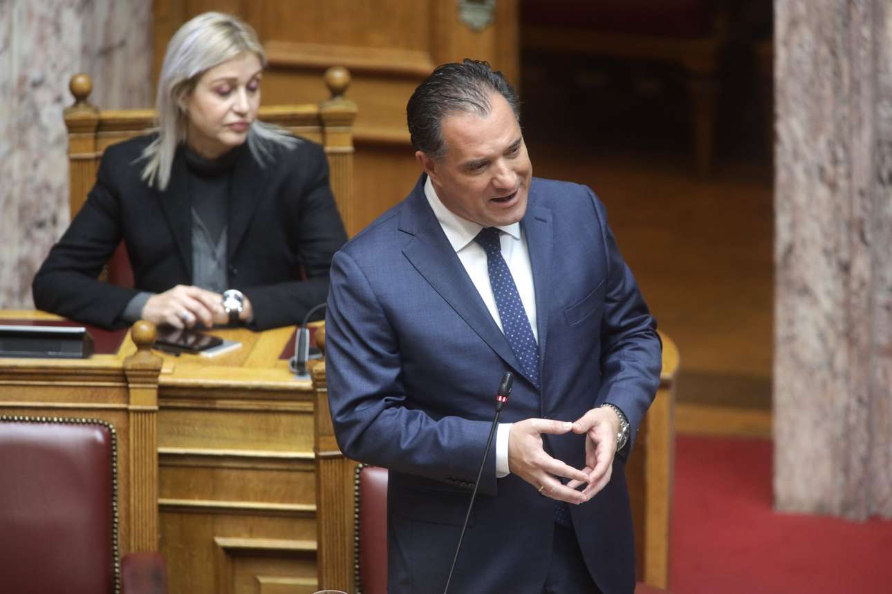 Ο θάνατος του Σον Μπάρμπερ στη… Βουλή: Εκρηξη Γεωργιάδη από τις θεωρίες βουλευτή της Νίκης για τα εμβόλια