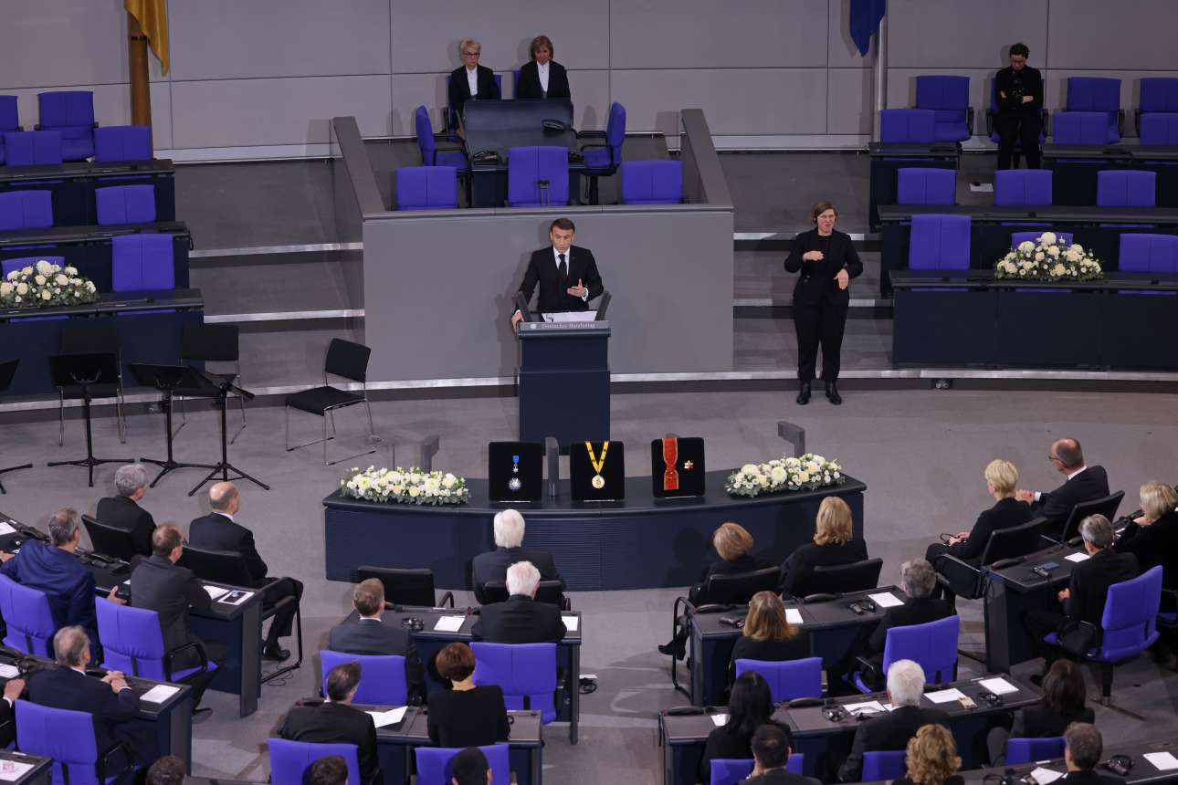 Γερμανία: Ο Μακρόν τίμησε (στα γερμανικά) τη μνήμη του Σόιμπλε