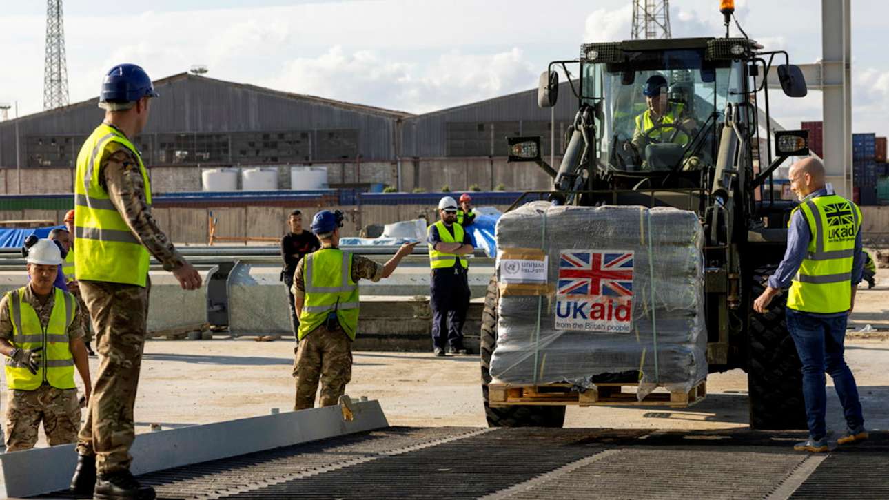 Στην Αίγυπτο η πρώτη θαλάσσια αποστολή ανθρωπιστικής βοήθειας για τη Γάζα μέσω Κύπρου