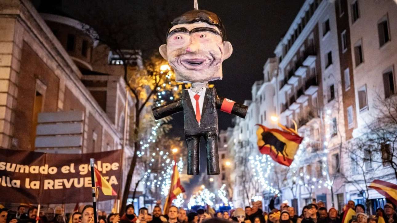 Ισπανία: «Εγκλημα μίσους» η πινιάτα των Ακροδεξιών με τον Σάντσεθ