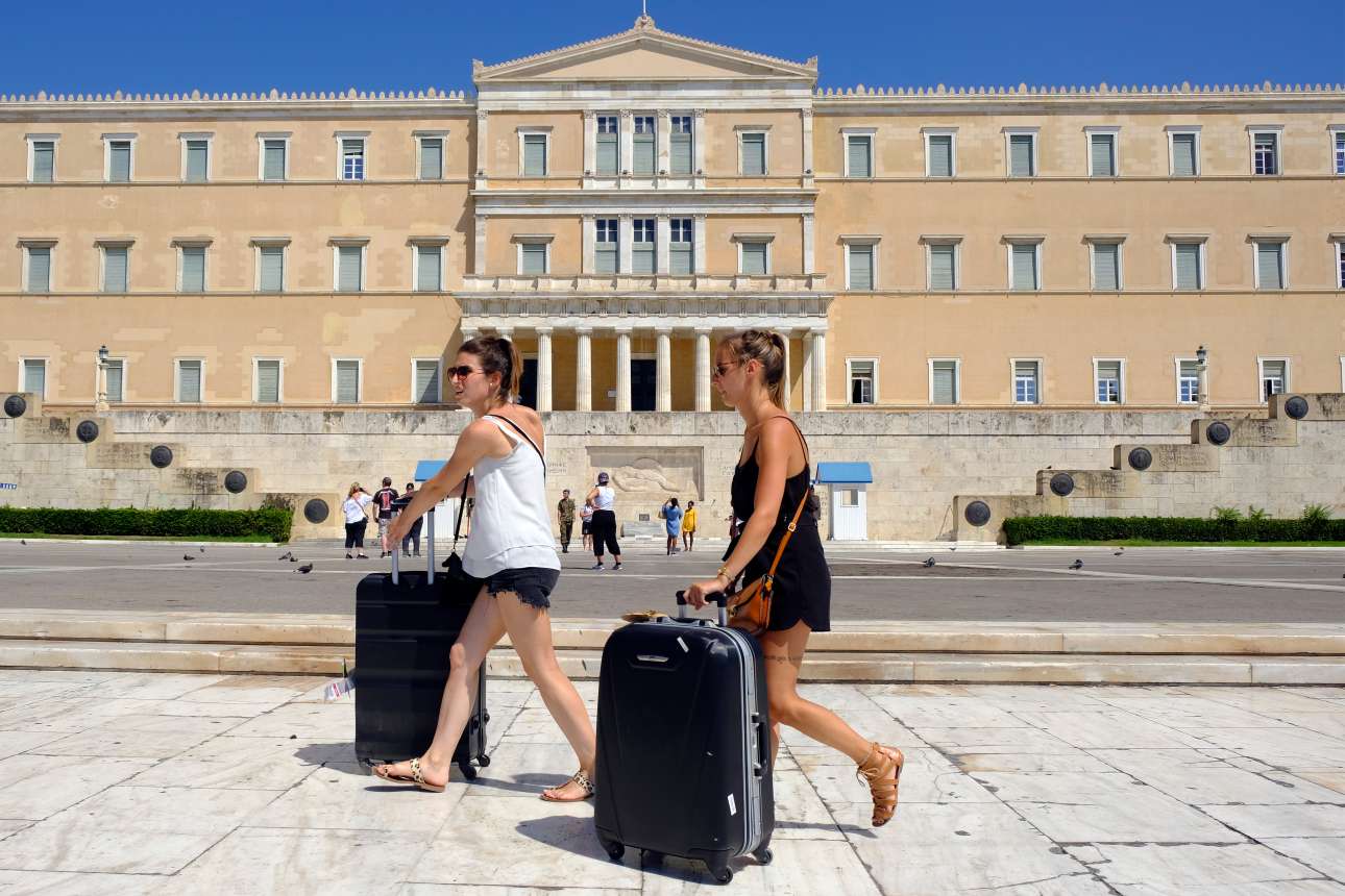 Πώς για την ακρίβεια φταίει και ο τουρισμός