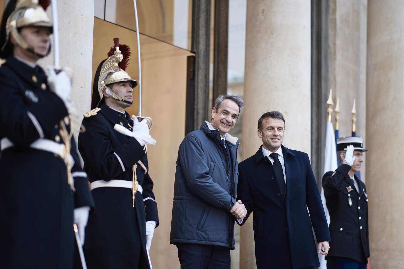 Μήνυμα στήριξης της Ουκρανίας από Μητσοτάκη στο Παρίσι