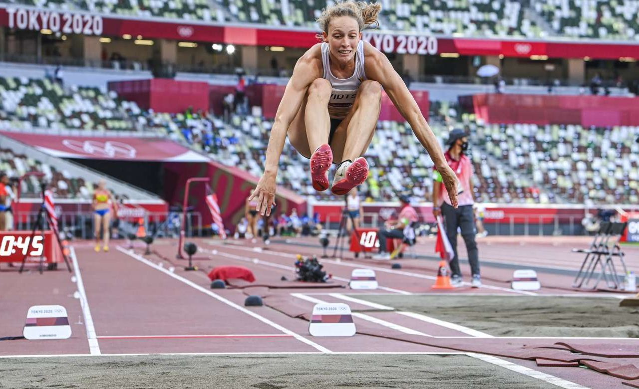 Αλμα εις μήκος χωρίς βαλβίδα για χάρη των χορηγών και της TV
