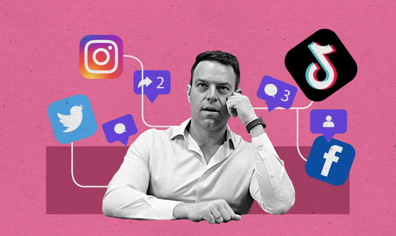 Ο Στέφανος με το ψηλό επικοινωνιακό καπέλο