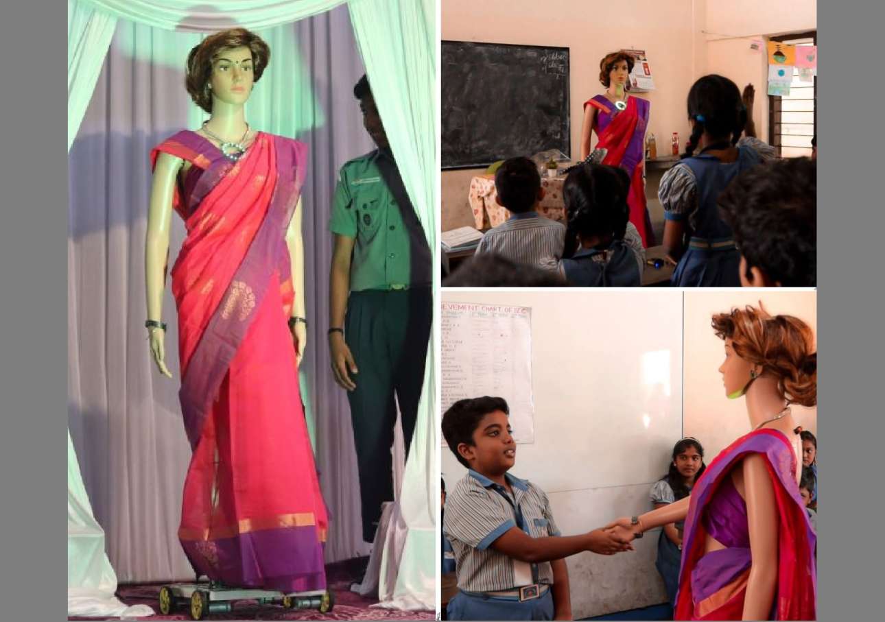 Η Ιρις το ρομπότ διδάσκει μαθητές στην Ινδία