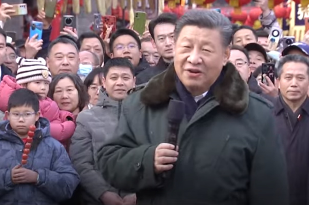 Κίνα: Ο «δράκος» Σι υποδέχθηκε το νέο έτος με συμβολικό ταξίδι