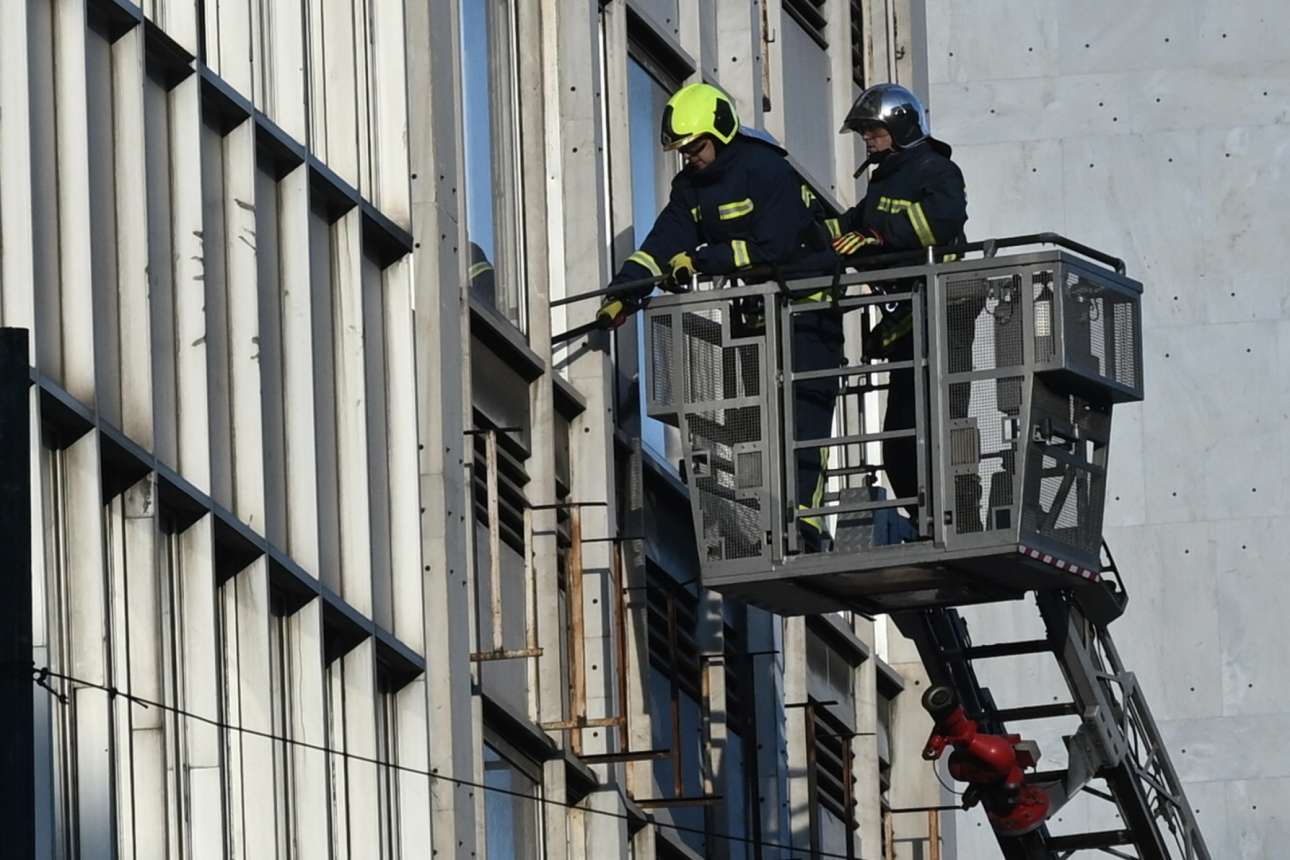 Βόμβα στο υπ. Εργασίας: «Εμπειροι» φαίνονται οι βομβιστές