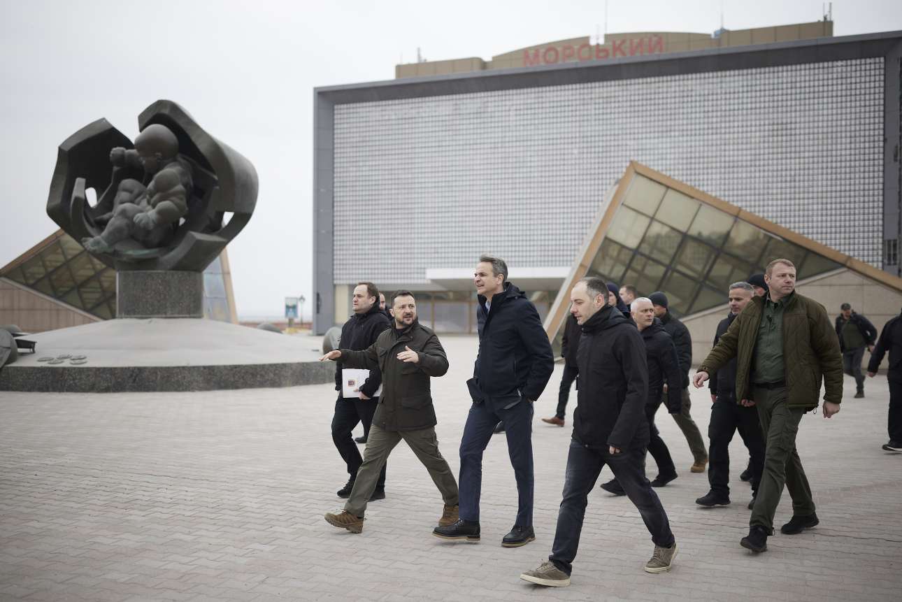 Μαξίμου: «Εντυπωσιακή η αφωνία της αντιπολίτευσης» για τη ρωσική επίθεση στην Οδησσό