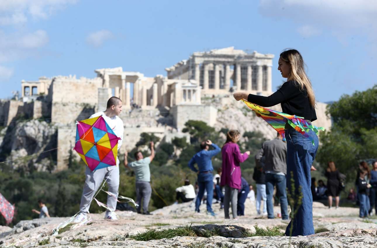 Καιρός: Ηλιοφάνεια την Καθαρά Δευτέρα και βροχές από την Τρίτη