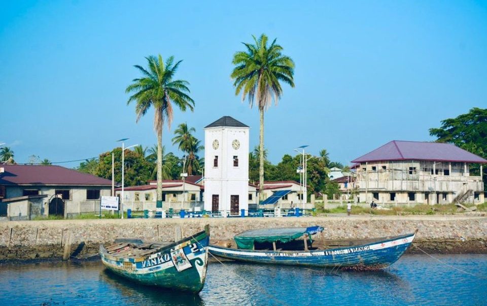 Ο Ιντρις Ελμπα μετατρέπει ένα νησί σε eco friendly προορισμό