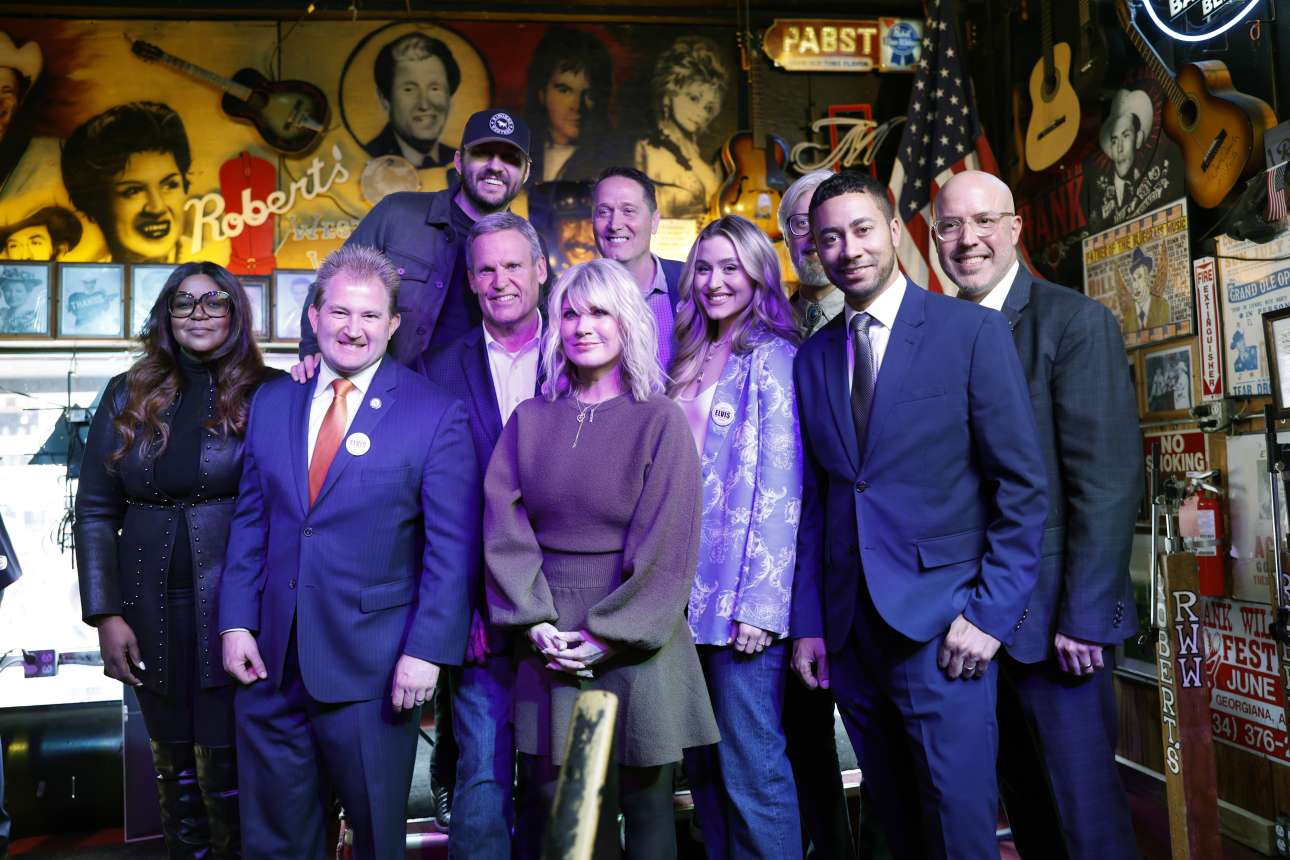 Ο «Νόμος του Ελβις» προστατεύει από τους φωνητικούς κλώνους της ΤΝ