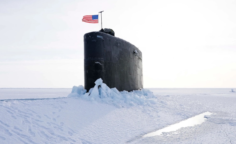 Αρκτική: Το υποβρύχιο έσπασε τον πάγο