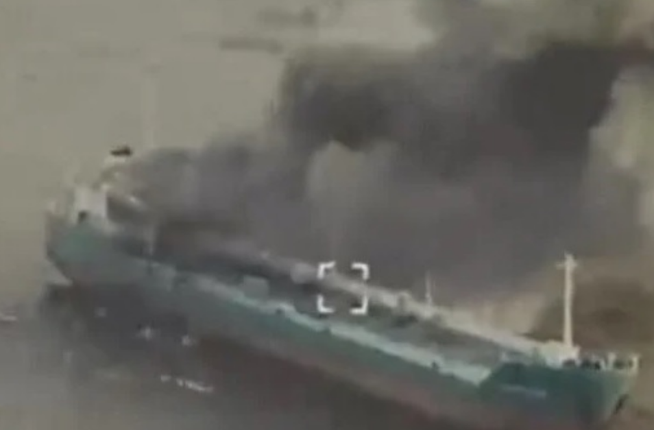 Ρωσικό πλοίο στον Δνείπερο έπληξαν με πύραυλο οι Ουκρανοί