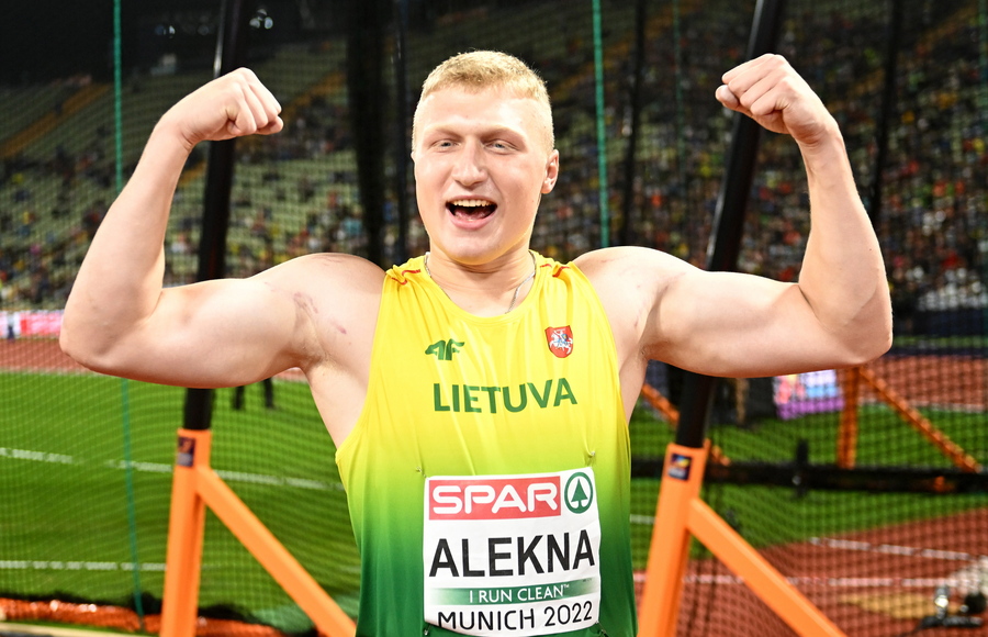 Ο Αλέκνα κατέρριψε το παλιότερο παγκόσμιο ρεκόρ ανδρών στον στίβο: 74,35μ. στον δίσκο