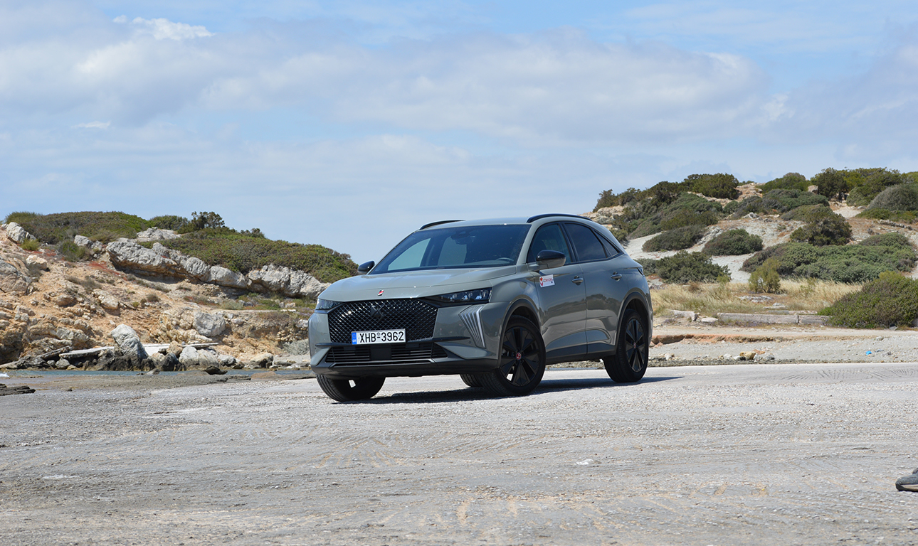 Οδηγώντας το κομψό και ταξιδιάρικο DS 7 BlueHDi 130 PS EAT8