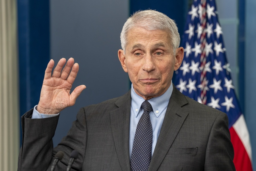 Κογκρέσο: «Απολογία» Φάουτσι για τα σβησμένα emails της Γουχάν