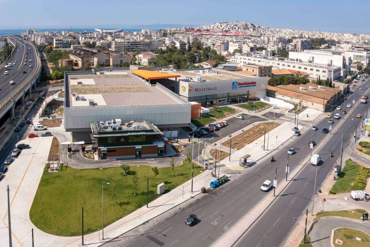 Σε κρίσιμη κατάσταση το αγοράκι που παρασύρθηκε από ΙΧ στην Πειραιώς μαζί με τη μητέρα, τη γιαγιά και τα αδέλφια του