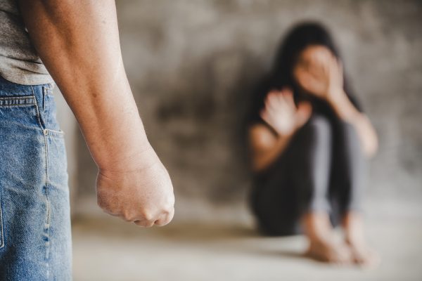 Καθημερινό φαινόμενο οι καταγγελίες και συλλήψεις για ενδοοικογενειακή βία