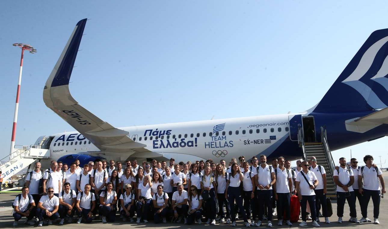 Η ελληνική ολυμπιακή αποστολή πέταξε για Παρίσι – Το μήνυμα του σημαιοφόρου Αντετοκούνμπο