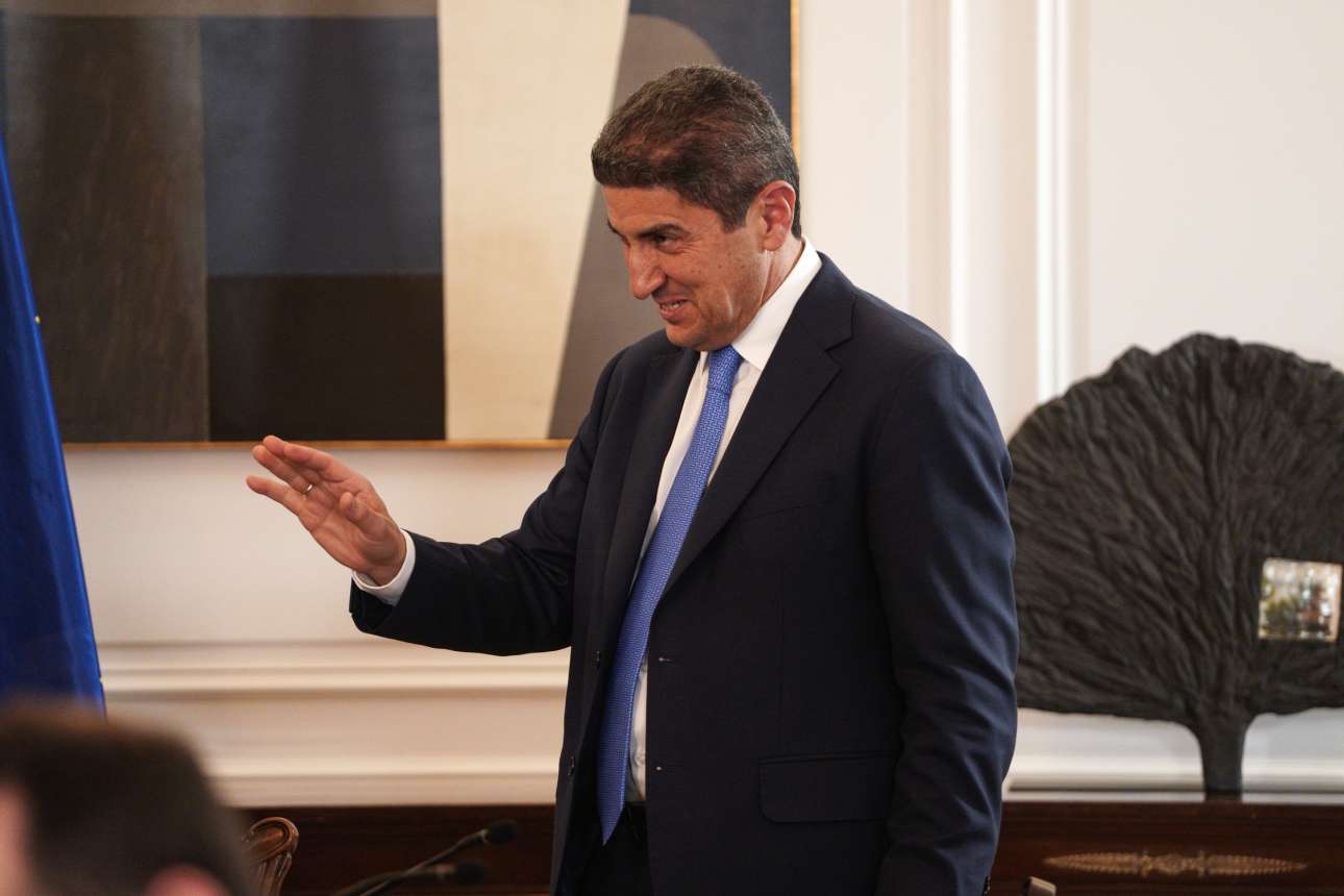 Θέμα Αυγενάκη στη ΝΔ για το «ξέρεις ποιος είμαι εγώ;» και το χτύπημα σε υπάλληλο του «Ελ Βενιζέλος»