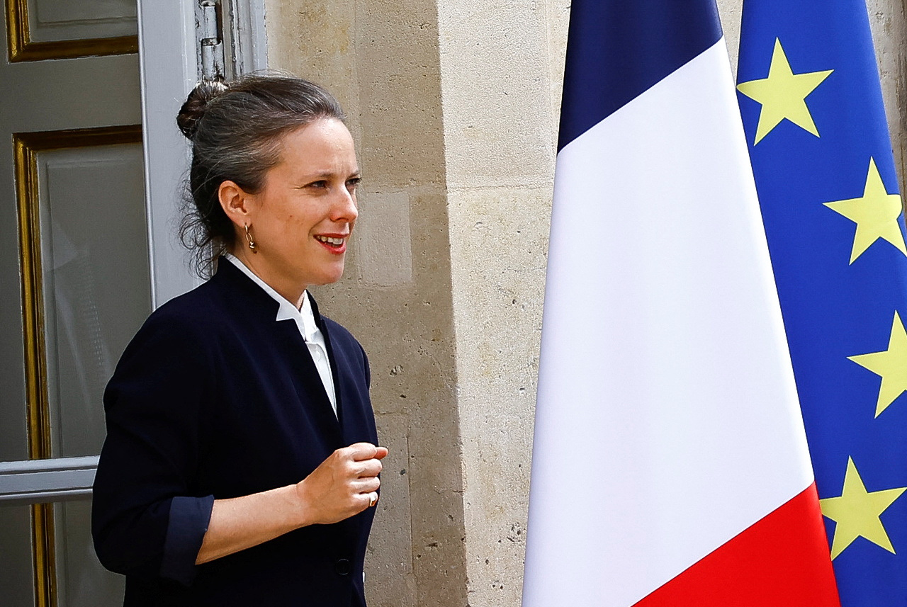 Τρικυμία στη Γαλλία: Ο Μακρόν αρνείται να διορίσει πρωθυπουργό από την Αριστερά