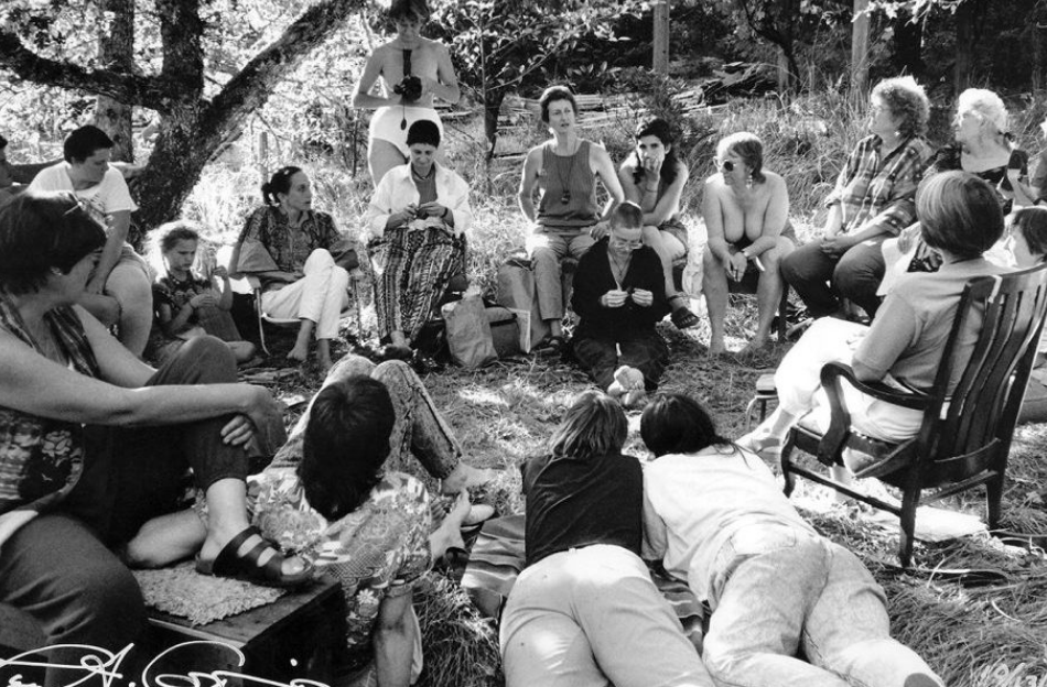 Οι σέξι φωτογραφίες που κανείς εκδότης δεν άγγιζε