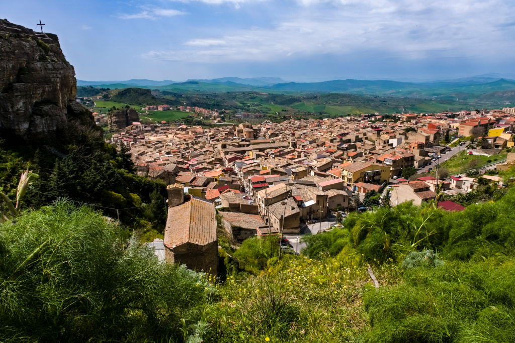 Σικελία: Οργή στο Κορλεόνε για ανάρτηση του γιου του «νονού» της Κόζα Νόστρα