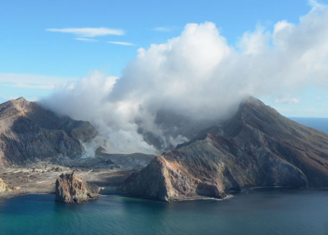 Νέα Ζηλανδία: Σταμάτησαν οι πτήσεις από έκρηξη ηφαιστείου