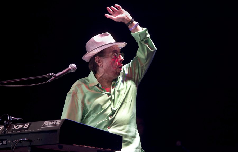 Πέθανε ο σπουδαίος βραζιλιάνος μουσικός Σέρζιο Μέντες