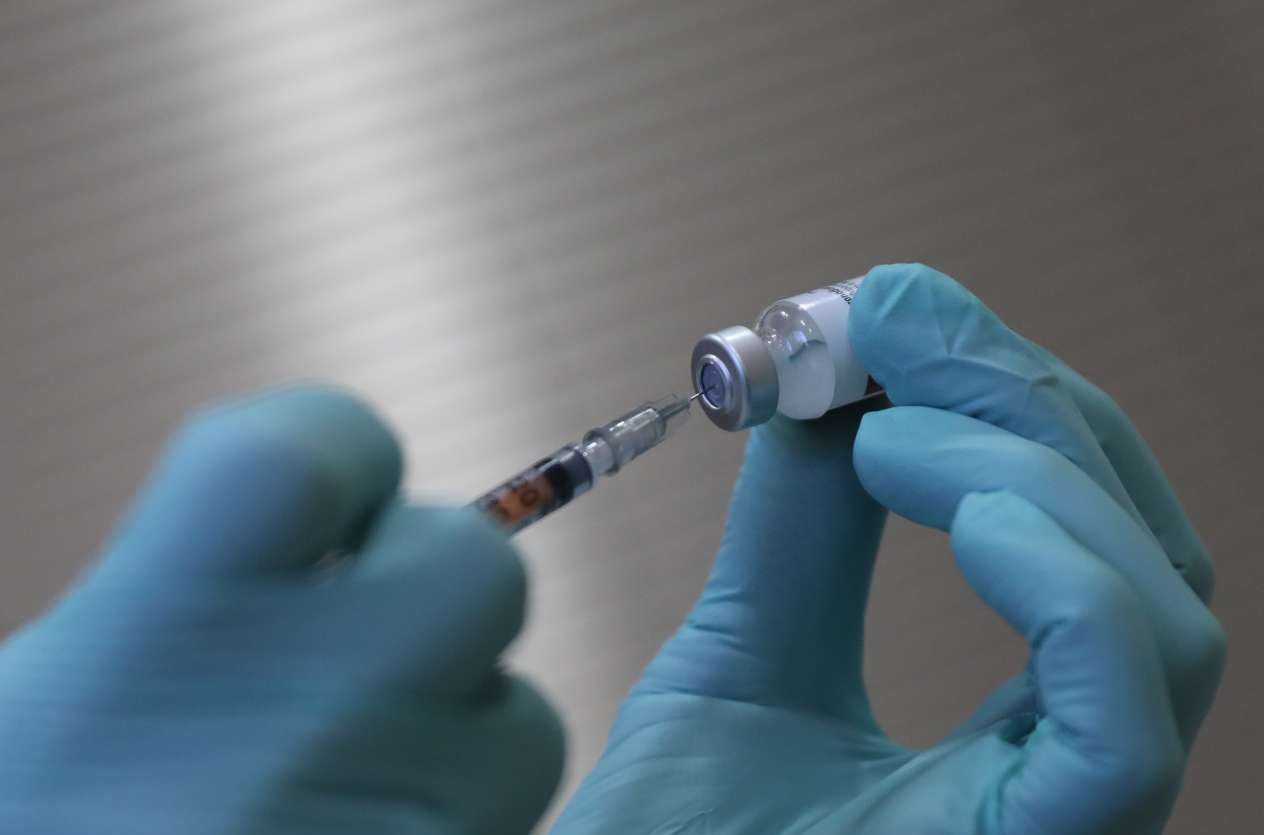 Μόνιμος ο αντιγριπικός εμβολιασμός χωρίς συνταγή στα φαρμακεία – τι προβλέπει η τροπολογία