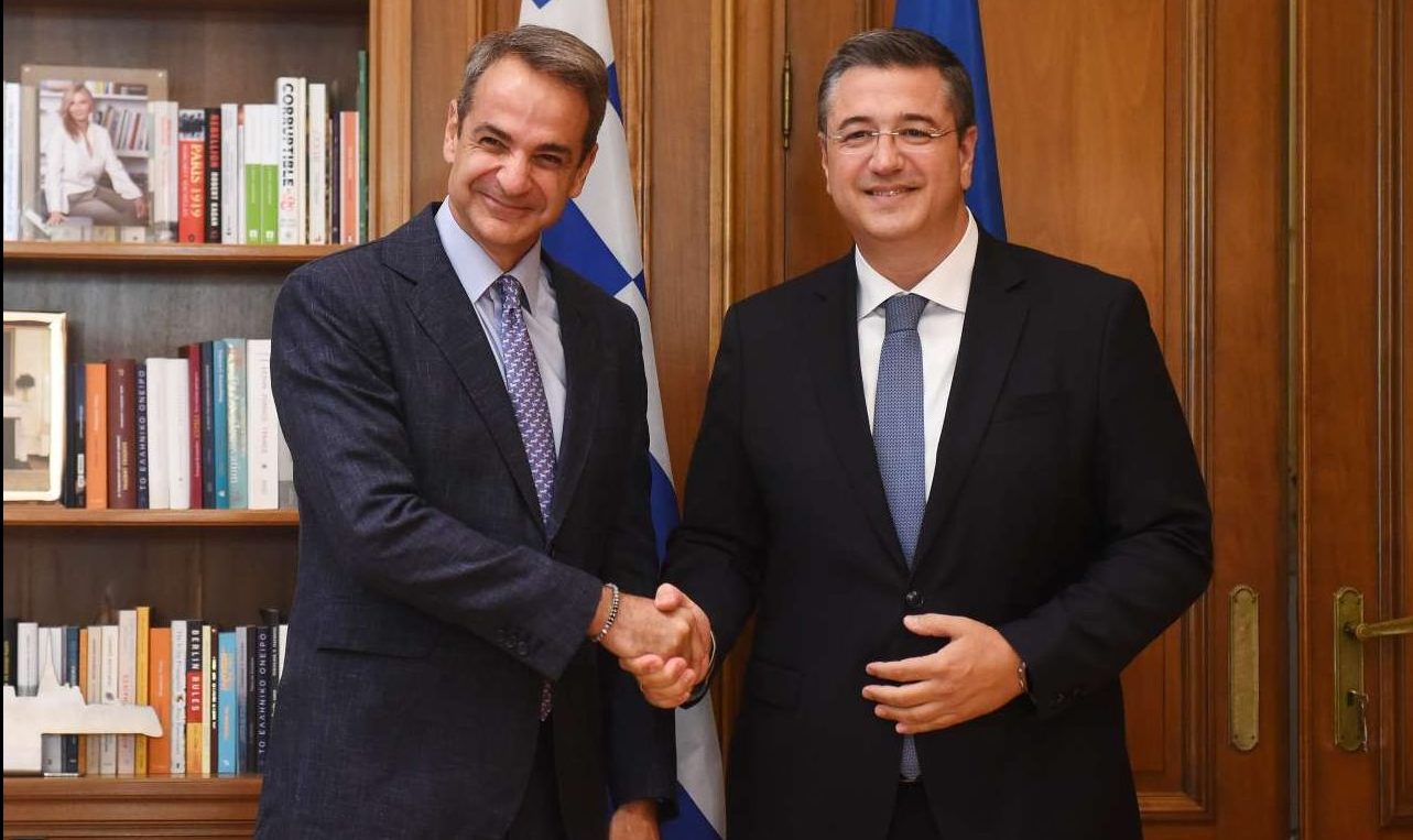 Politico: Ο Τζιτζικώστας υποψήφιος για το Ταμείο Συνοχής