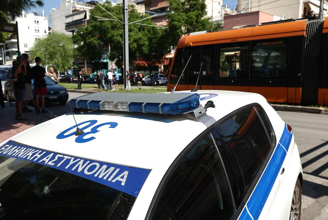 Διακοπή στα δρομολόγια του Τραμ προς Φάληρο λόγω ατυχήματος με 15χρονο σε πατίνι