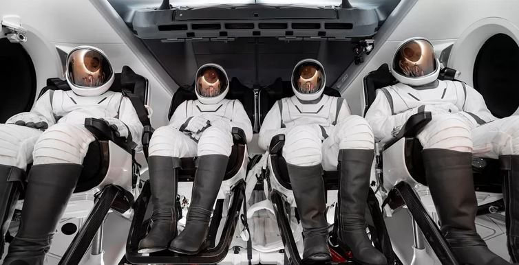 Ξεκίνησε η αποστολή με τους ιδιώτες που θα περπατήσουν στο Διάστημα