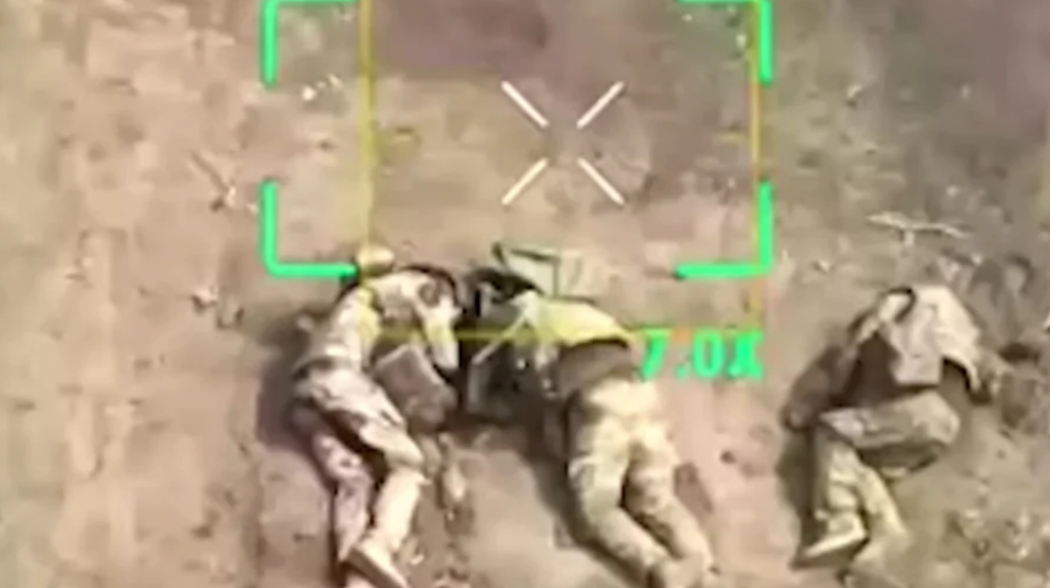 CNN: Βίντεο-ντοκουμέντο δείχνει Ρώσους να εκτελούν ουκρανούς στρατιώτες που έχουν παραδοθεί