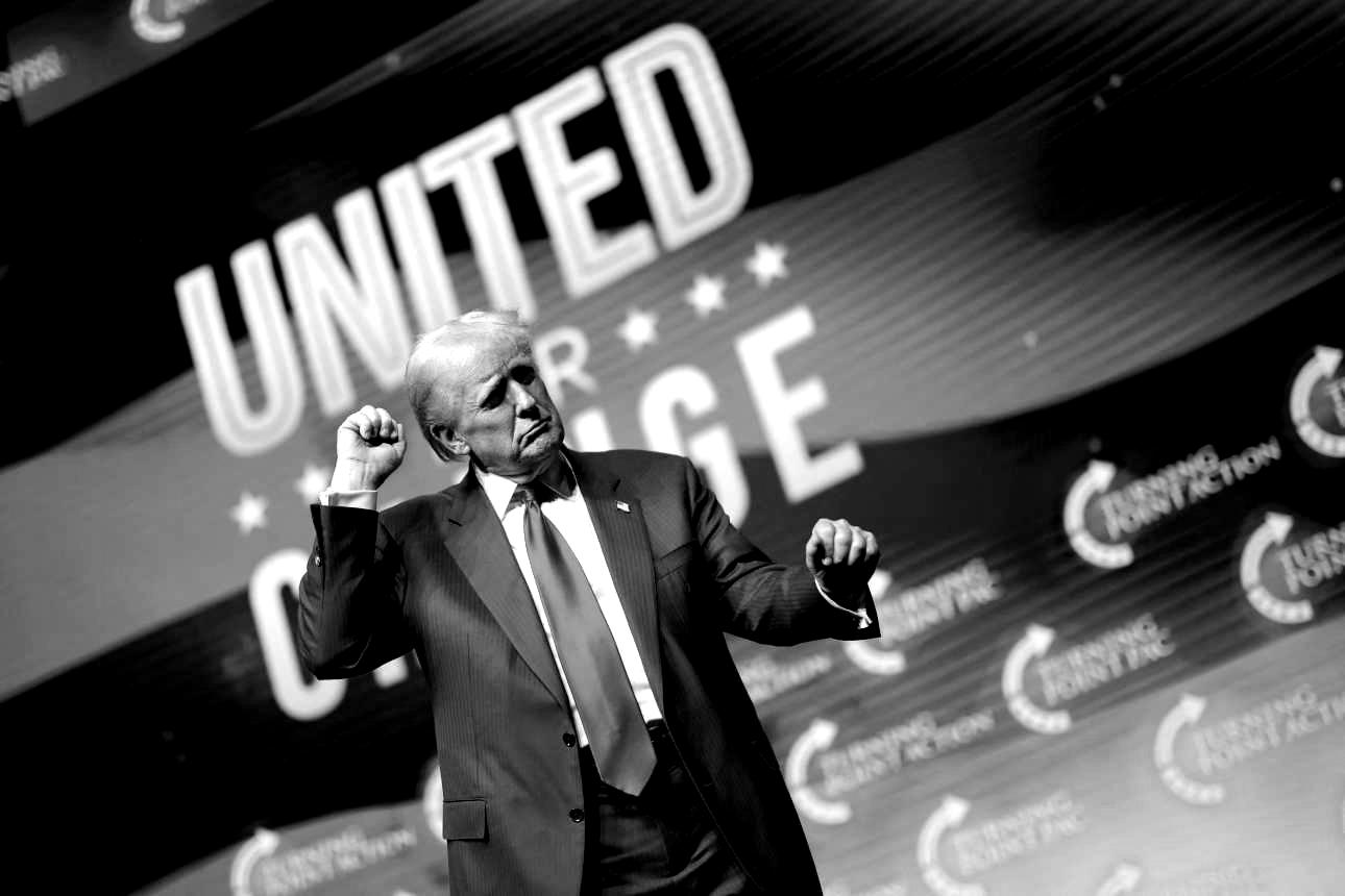 Φασιστική απειλή: Η μισή Αμερική ψάχνει τρόπο να σταματήσει τον Τραμπ