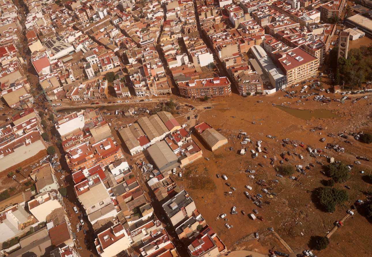 H Ισπανία μετρά νεκρούς, καταστροφές και ευθύνες: «Η προειδοποίηση ήρθε αργά»
