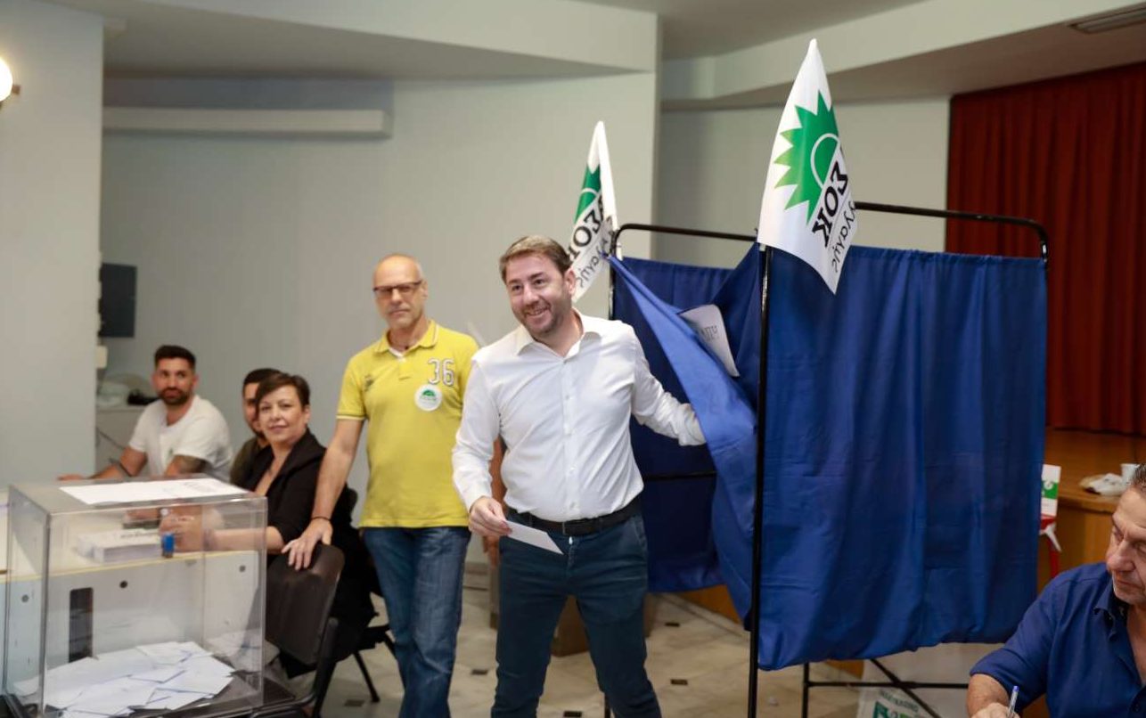 Η νέα ημέρα στο ΠΑΣΟΚ δεν είναι τόσο ρόδινη: Εξι αλλαγές, τρία αινίγματα και το πρόβλημα του δήμου Αθηναίων