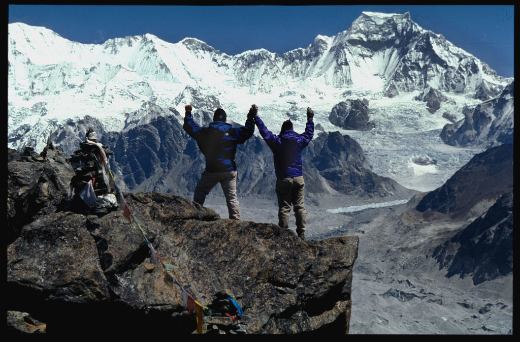 Γιατί συνεχίζει να ψηλώνει το Εβερεστ