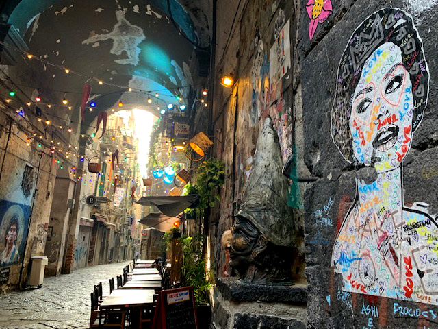 Ταξίδι στη Νάπολη (Το αλλόκοτο της Ευρώπης)