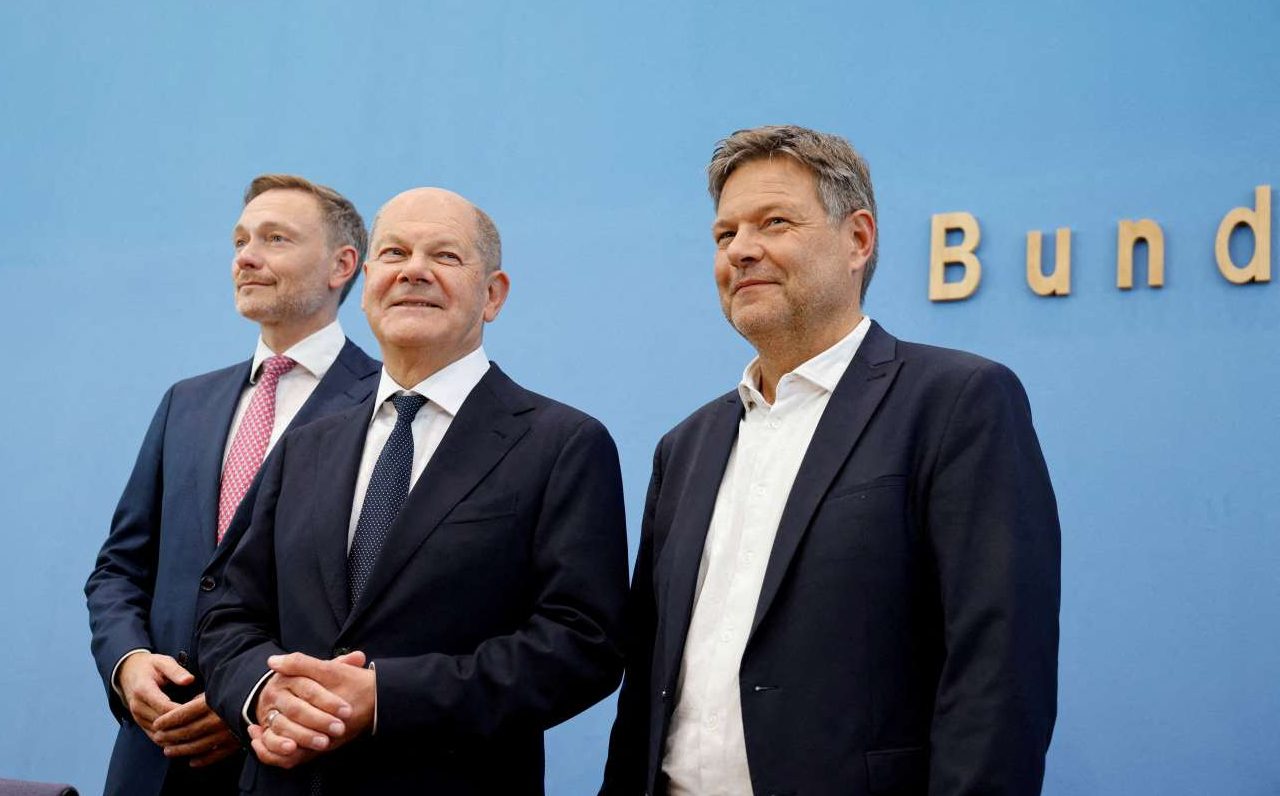 Γερμανία: Το τρίο της εξουσίας έτοιμο να την αποχαιρετήσει