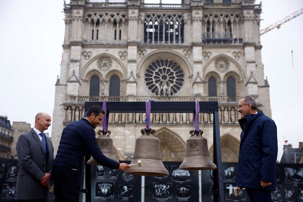 Συγκίνηση στο Παρίσι: Χτύπησαν ξανά οι καμπάνες της Νοτρ Νταμ