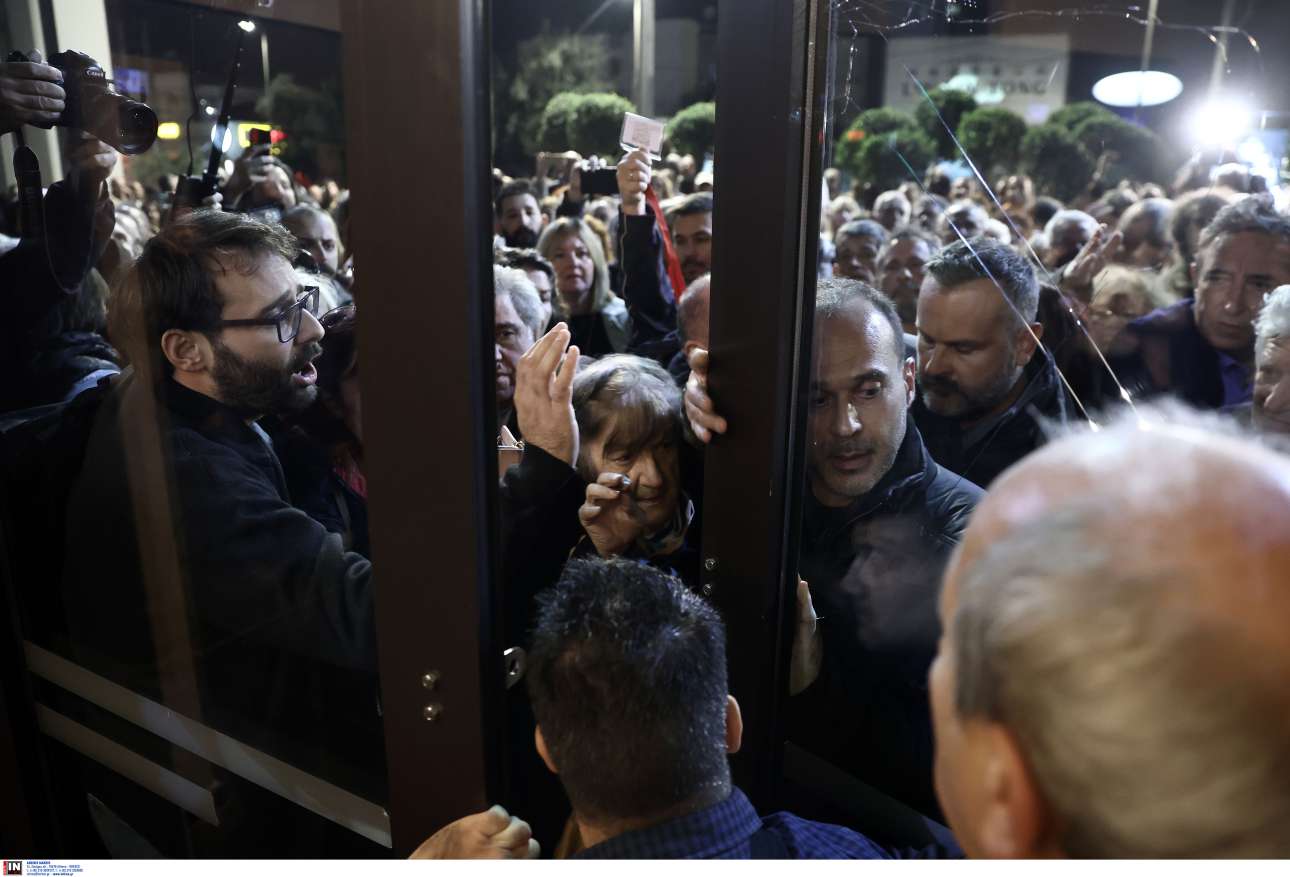 Σε πολεμικό κλίμα το συνέδριο του ΣΥΡΙΖΑ – Παρών ο Κασσελάκης