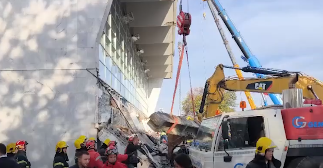 Σερβία: Κατέρρευσε οροφή σιδηροδρομικού σταθμού – τουλάχιστον 13 νεκροί