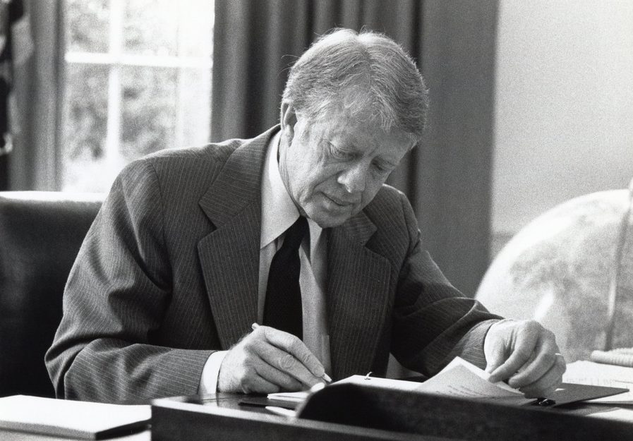 Η Αμερική κλίνει το γόνυ: Πέθανε ο Τζίμι Κάρτερ