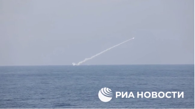 Οι Ρώσοι εκτόξευσαν υπερηχητικό πύραυλο Zircon στη Μεσόγειο