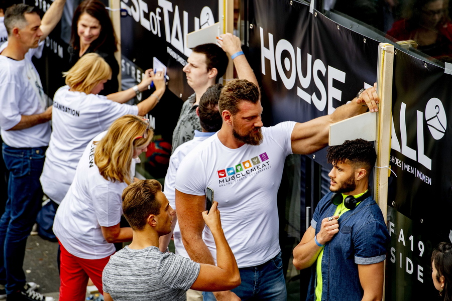 Γιατί οι άνδρες έχουν ψηλώσει περισσότερο από τις γυναίκες;