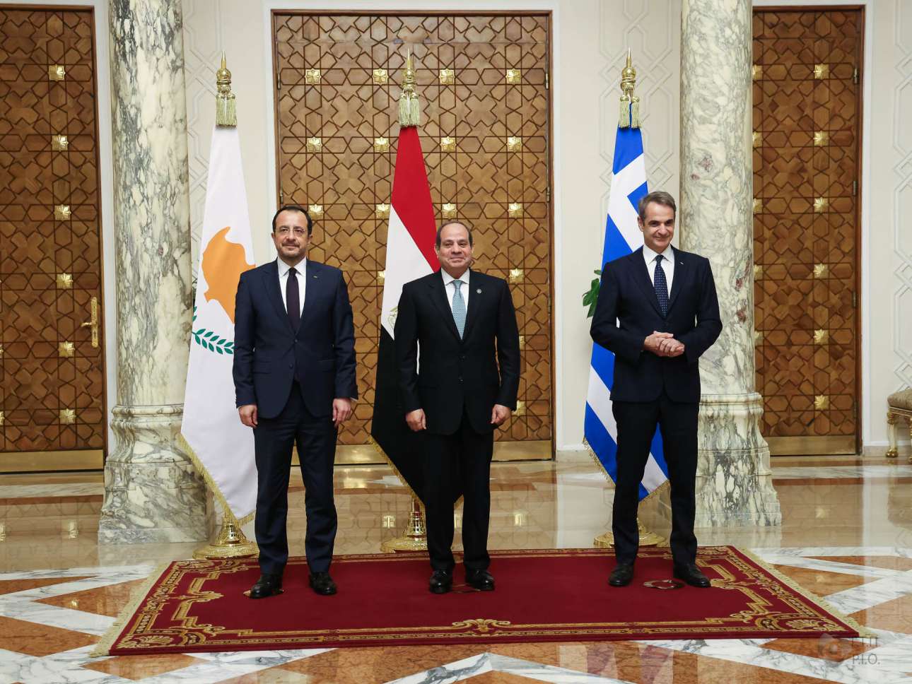 Μητσοτάκης στην Τριμερή του Καΐρου: Κοιταζόμαστε στα μάτια και συμπορευόμαστε με τους άλλους περιφερειακούς παίκτες