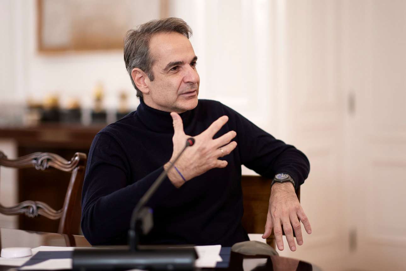 Μητσοτάκης σε μαθητές του Πρότυπου ΕΠΑΛ Περάματος: Αυτό το ταμπελάκι, με αυτό το μότο έχω στο γραφείο μου